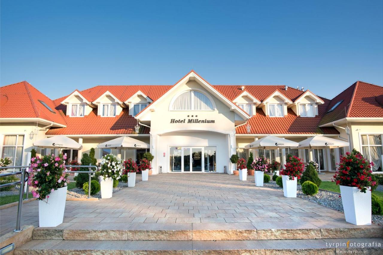 Hotel Millenium Gora Motyczna Exterior photo