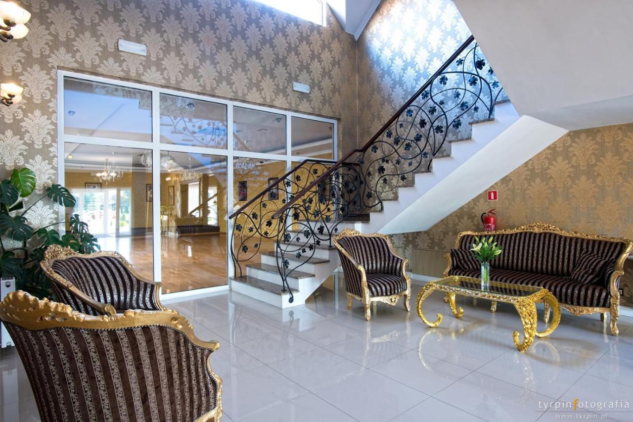 Hotel Millenium Gora Motyczna Exterior photo